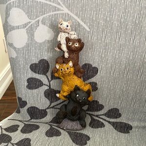 Cat statue great for the cat lover